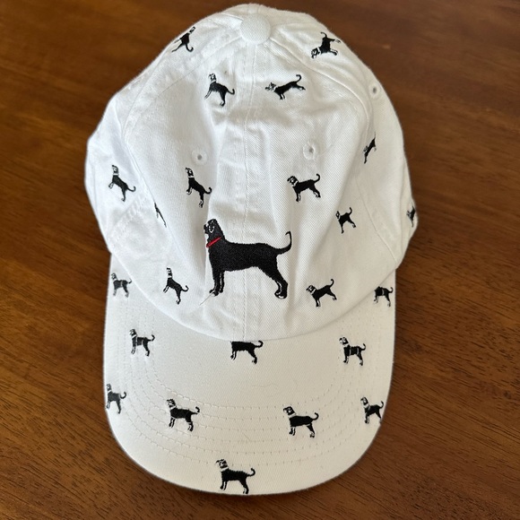 The Black Dog baseball cap, white with little black dogs - Picture 2 of 5